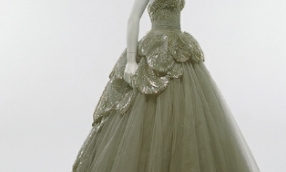 venus-dress-1949